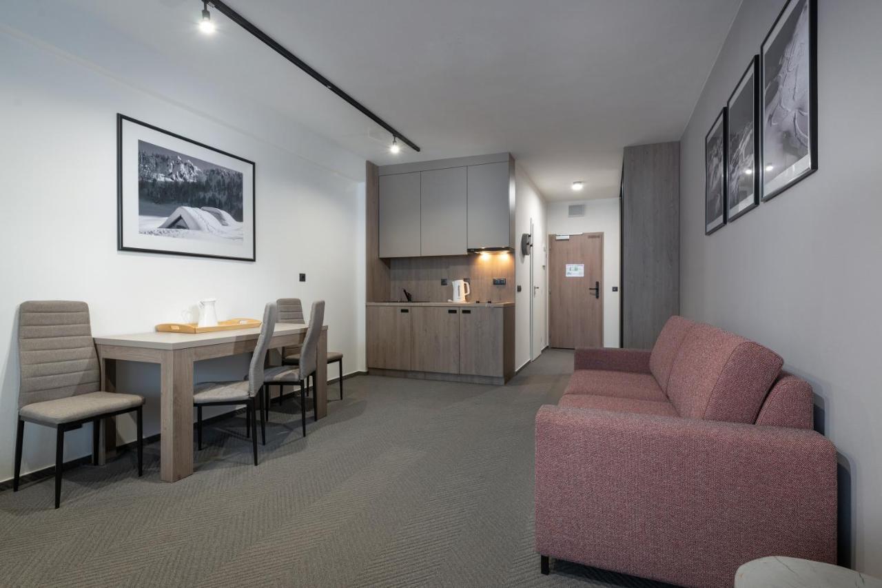 Apartment Yolo - 4 Person - Garage Parking - Ski In Ski Out Demanovska Dolina Exterior photo